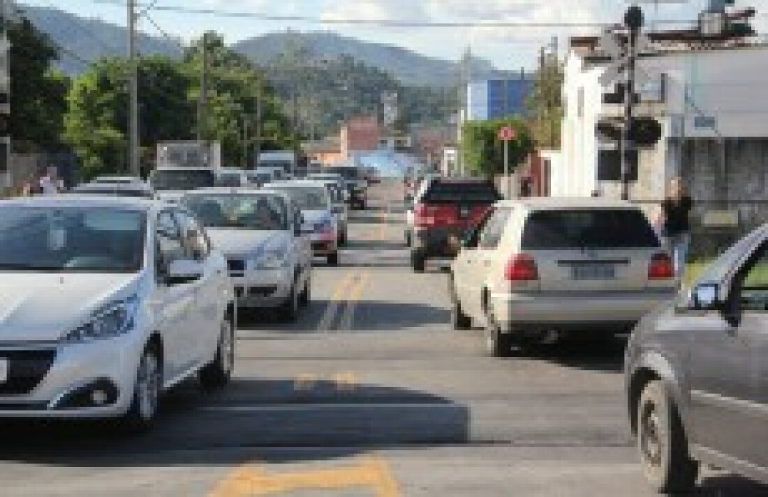 Passagem de nível da rua Campos Sales é parcialmente liberada
