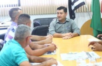 Prefeito se reúne com os taxistas