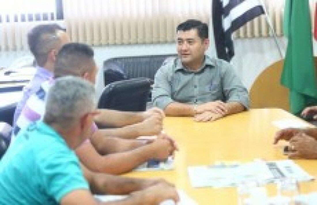 Prefeito se reúne com os taxistas