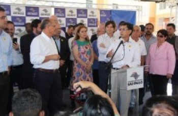 Governador garante mais 840 moradias populares neste ano