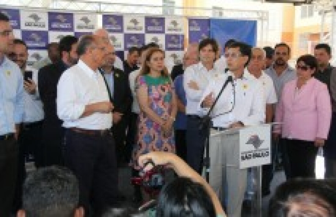Governador garante mais 840 moradias populares neste ano