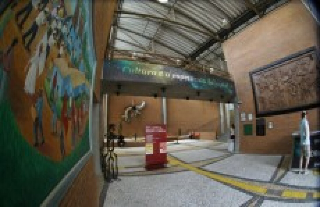 Casarão tem exposição artística às 18 horas