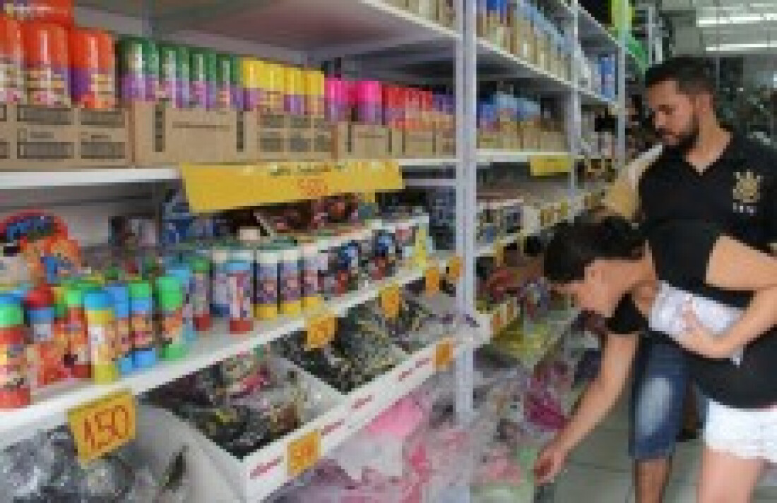 Vendas de artigos de Carnaval registram queda de até 40%