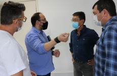 Bastianelli apresenta os projetos para o distrito