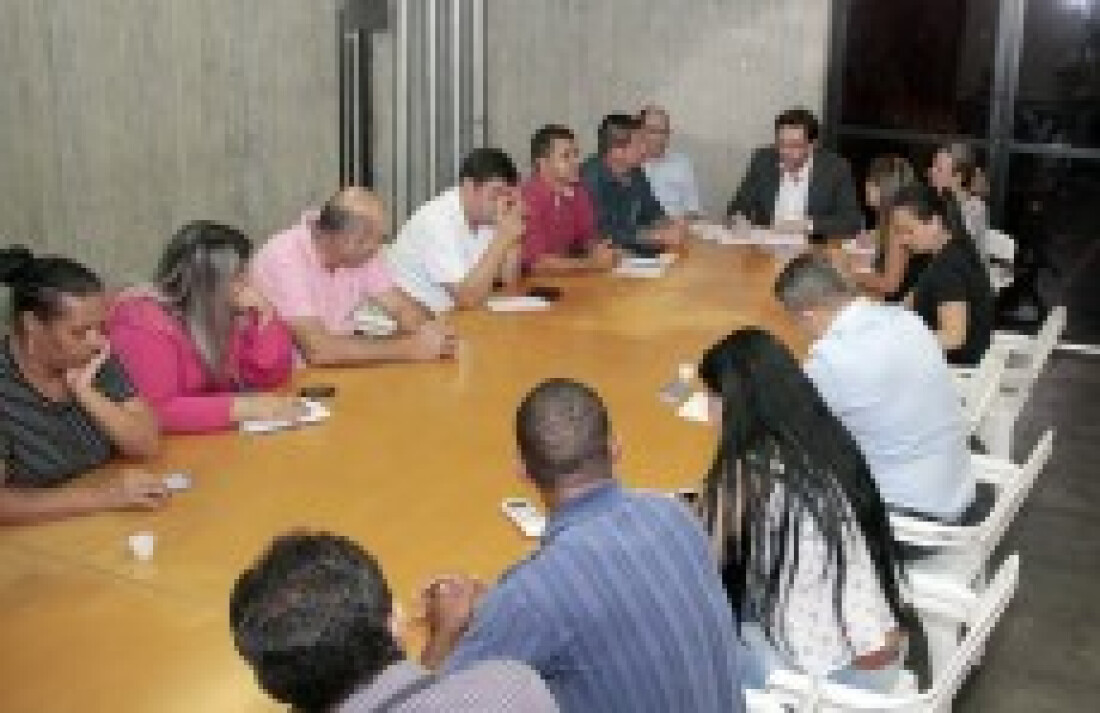 Secretário anuncia a compra de mais cinco novos ônibus