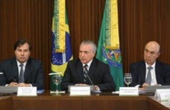 'Recessão já terminou', diz Meirelles