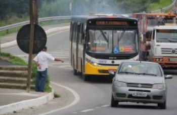 Caio Cunha quer saber idade da frota de ônibus
