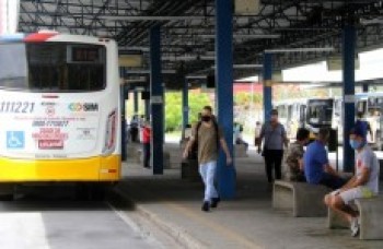 Tarifa de ônibus é mantida em R$ 4,50
