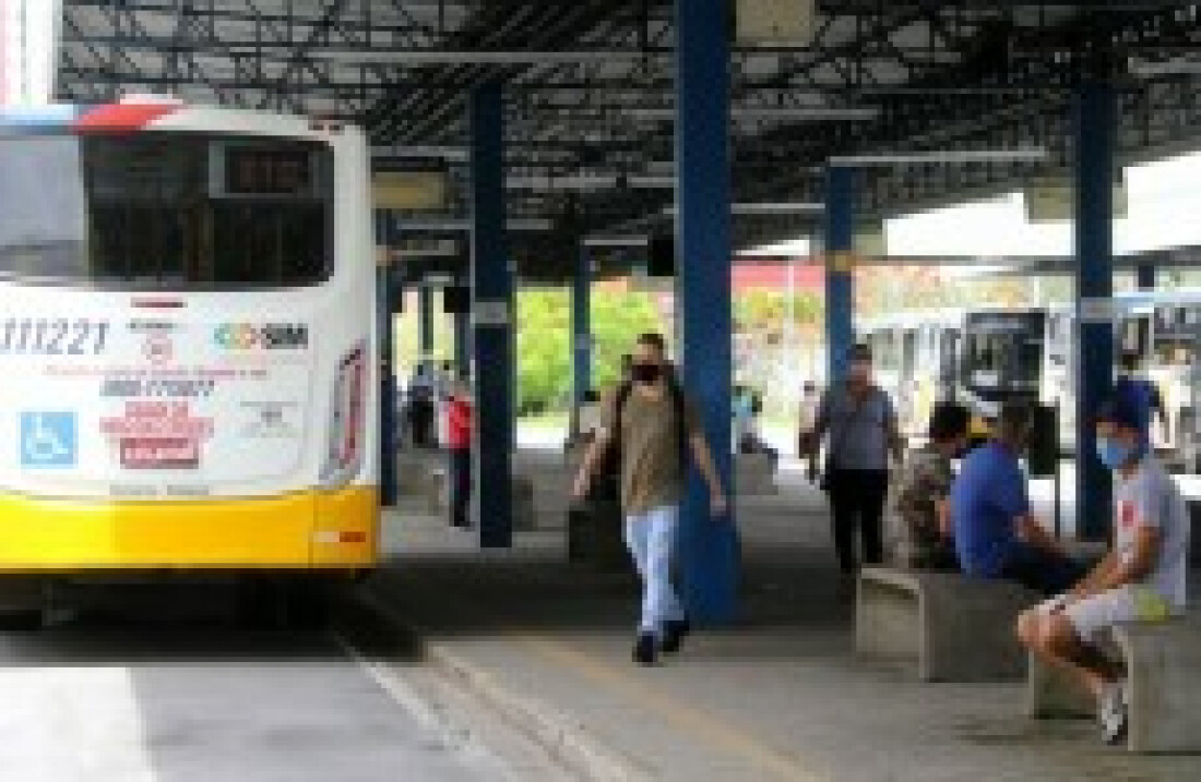 Tarifa de ônibus é mantida em R$ 4,50