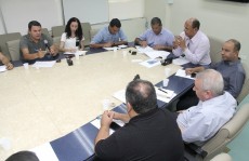 Empresa de iluminação diz que atende 98% da demanda