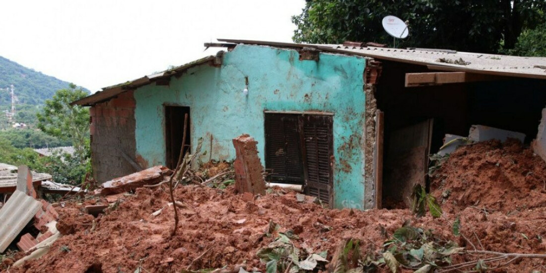 São Sebastião transfere desabrigados para rede hoteleira