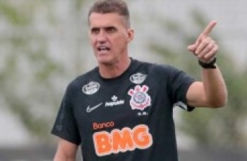 Corinthians treina para começar ano com vitória