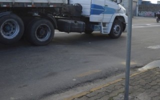 Lombadas têm pintura desgastadas