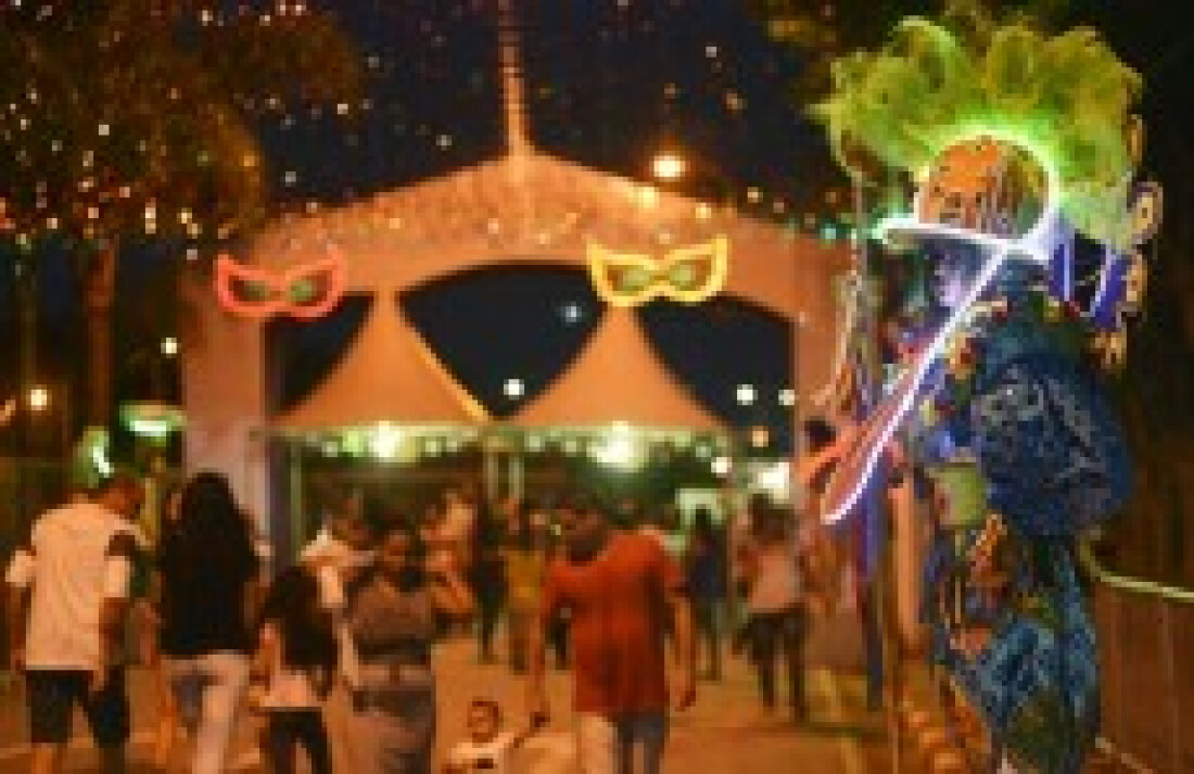 'Vem que tem folia' atrai mais de 20 mil pessoas no Carnaval
