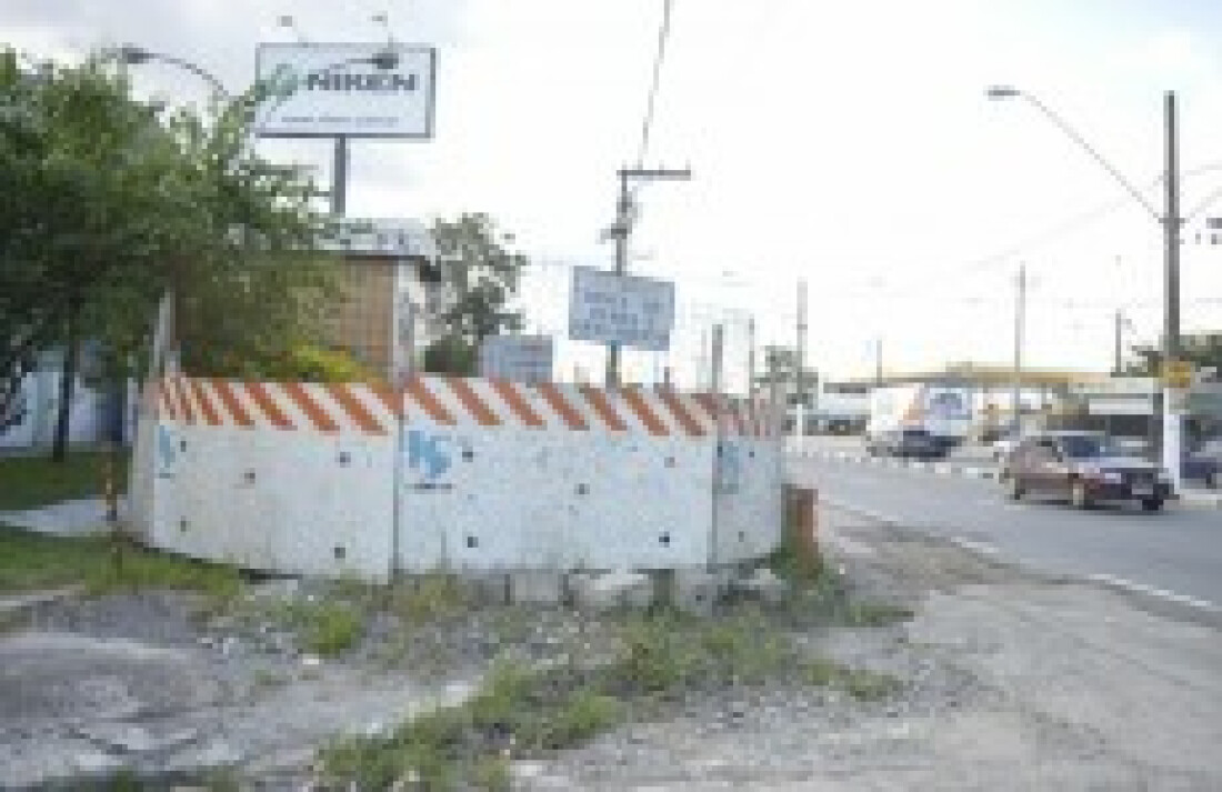 Rescisão de contrato mantém obras da Sabesp paralisadas