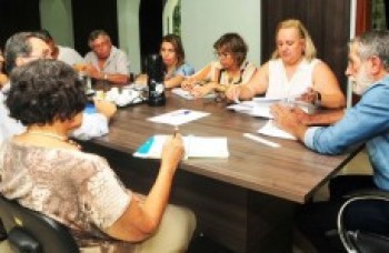 Zé Biruta firma contrato entre prefeitura e Apae