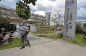 Comissão solicita explicação de Denis