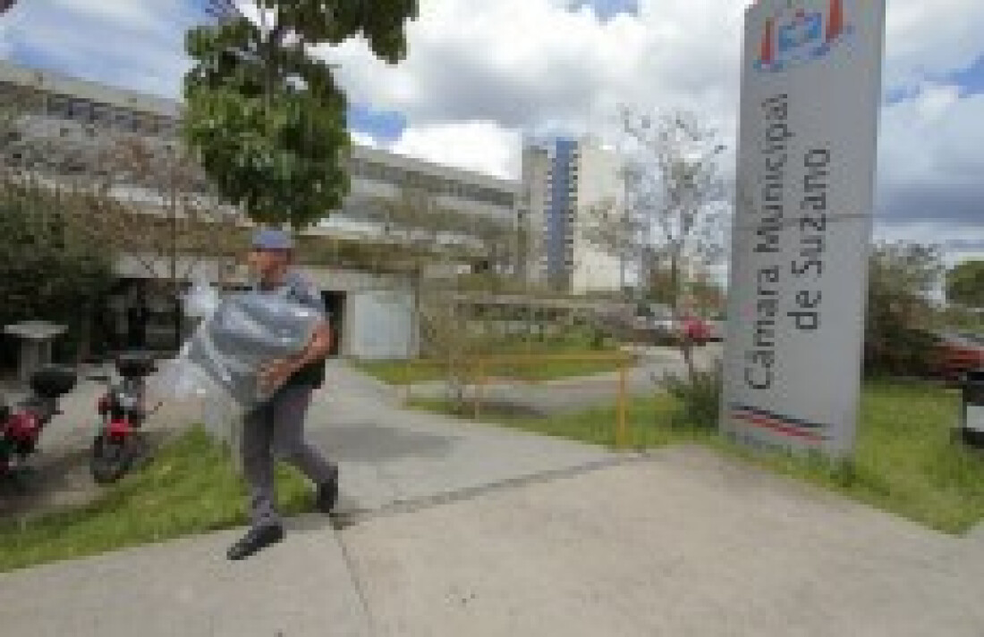 Comissão solicita explicação de Denis