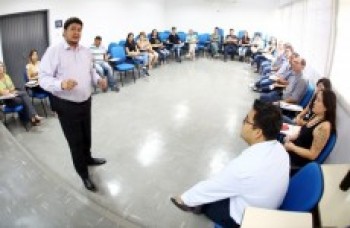 Palestra fala de conduta profissional