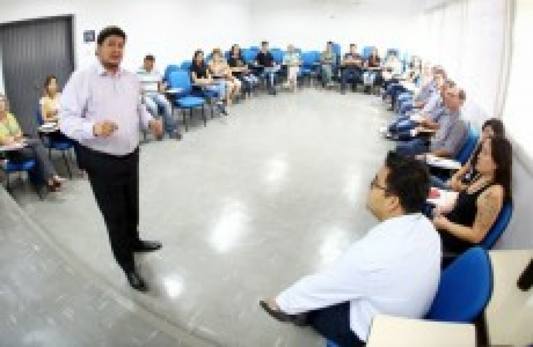 Palestra fala de conduta profissional