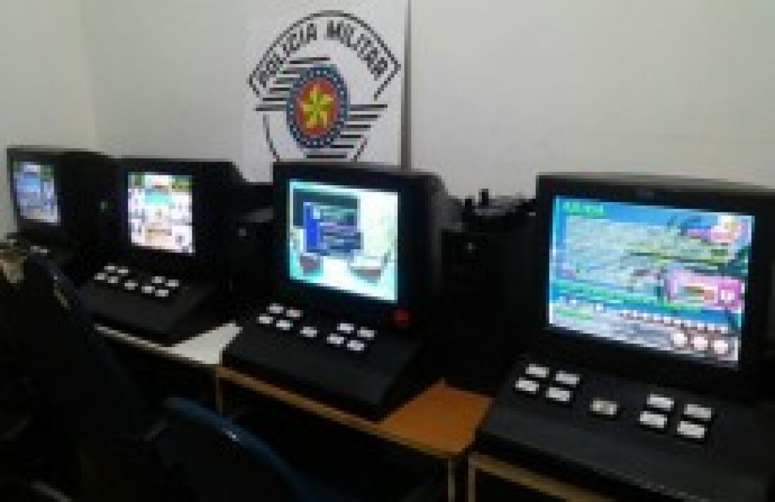 Polícia encontra caça-níqueis em Mogi