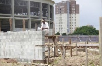 Pista de skate começa a ganhar forma, mas entrega sofrerá atraso