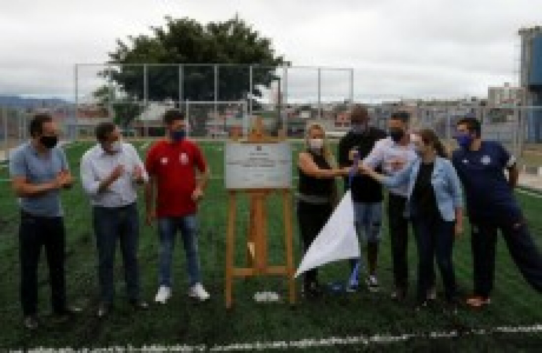 Praça da Juventude ganha campo de futebol