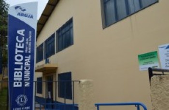 Biblioteca sedia exposição especial