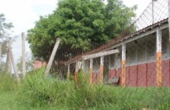 População reclama de falta de remédios em mais um posto