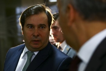 Maia anuncia amanhã candidato à sucessão