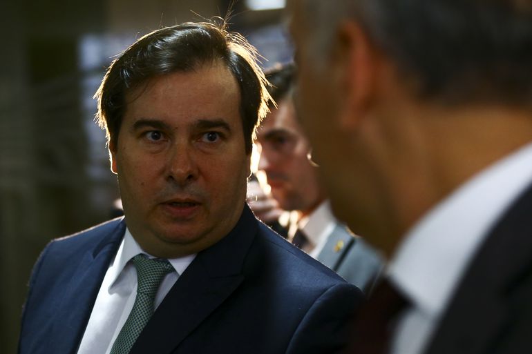 Maia anuncia amanhã candidato à sucessão