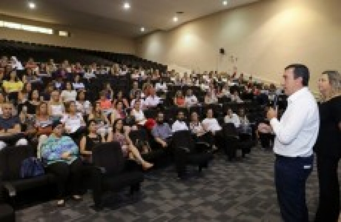Melo pede manutenção de melhorias na Educação