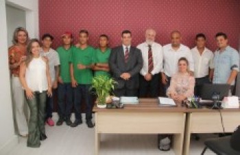 Projeto ajuda ex-detentos a conquistar vaga no mercado