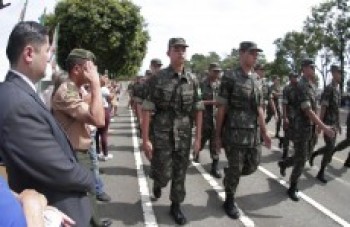 Formatura de atiradores é prestigiada por Ashiuchi