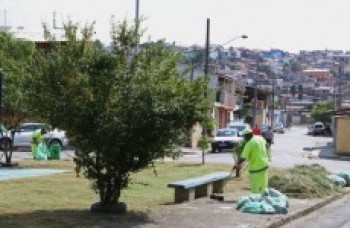 Prefeitura faz mutirão de 70 km em quatro bairros