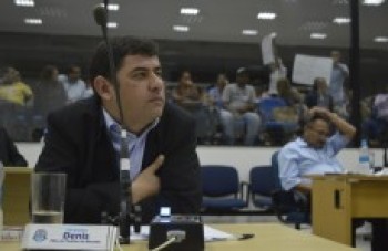 Denis responde à Comissão de Ética