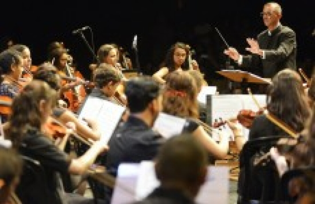 Orquestra 'Sons na Educação' vai se apresentar no Teatro Municipal