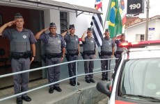 Policiais de Mogi homenageiam colega morto em serviço: