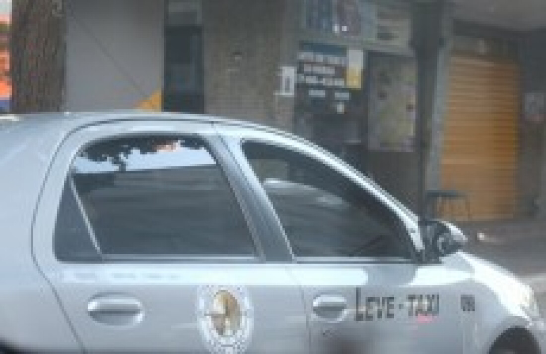 Taxistas deverão renovar permissões na prefeitura
