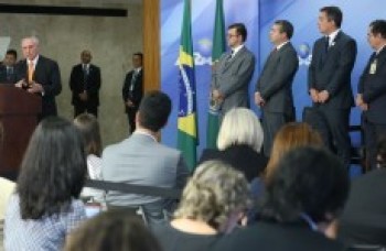 Temer anuncia retomada de empregos e destaca otimismo