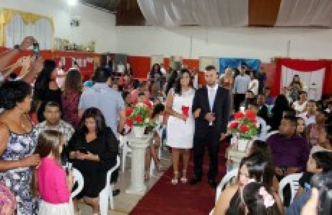 Mamoru prestigia casamento coletivo