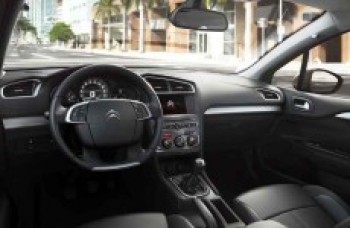 Novo motor e câmbio torna Citroën C4 mais econômico