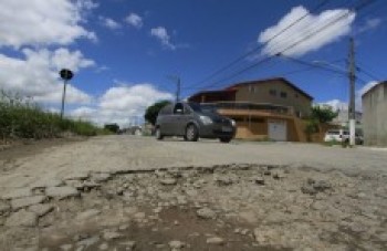 Licitação para tapa-buracos é retomada pela prefeitura
