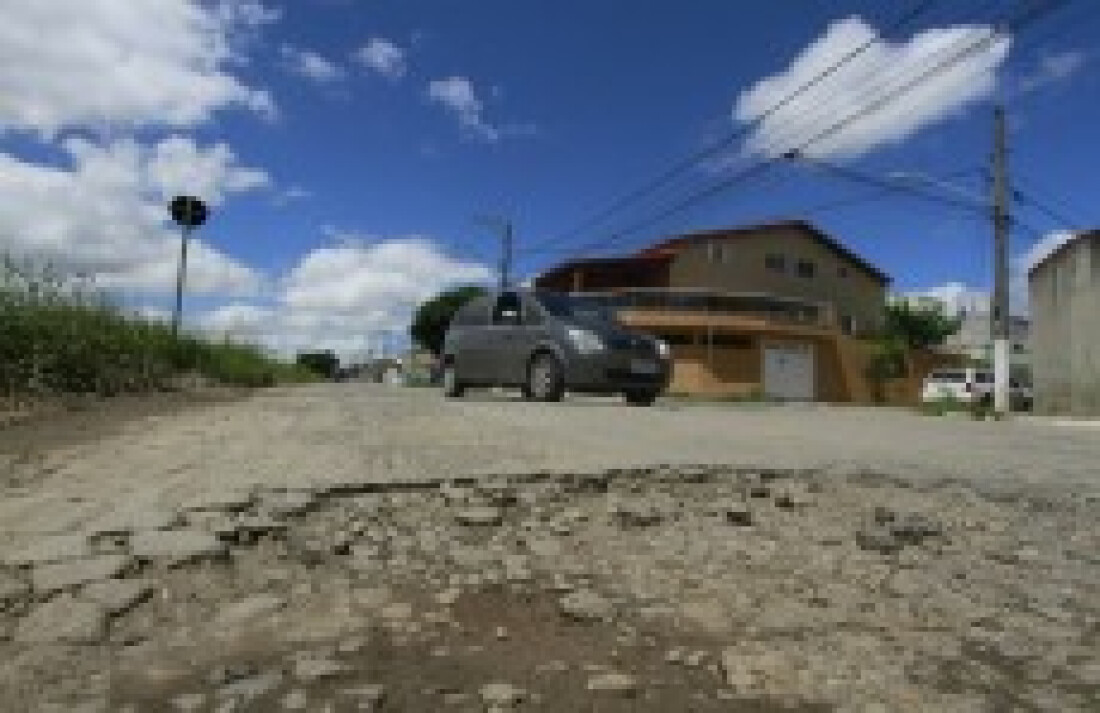 Licitação para tapa-buracos é retomada pela prefeitura
