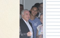 Apartamentos são invadidos na avenida Kaoru Hiramatsu