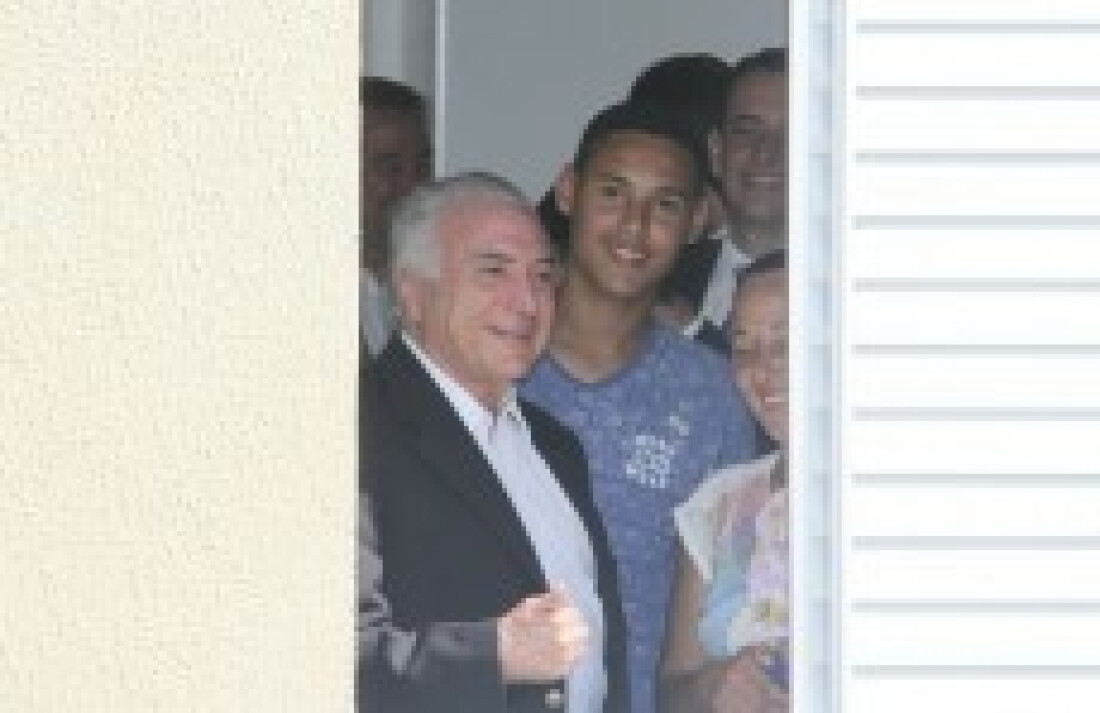 Apartamentos são invadidos na avenida Kaoru Hiramatsu