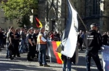 Nação bane grupo que defendia 'Estado nazista'