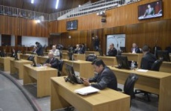 Demolição de casas e imóveis invadidos dominam sessão