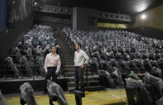 Mamoru visita prédio do Itaquá Garden Shopping