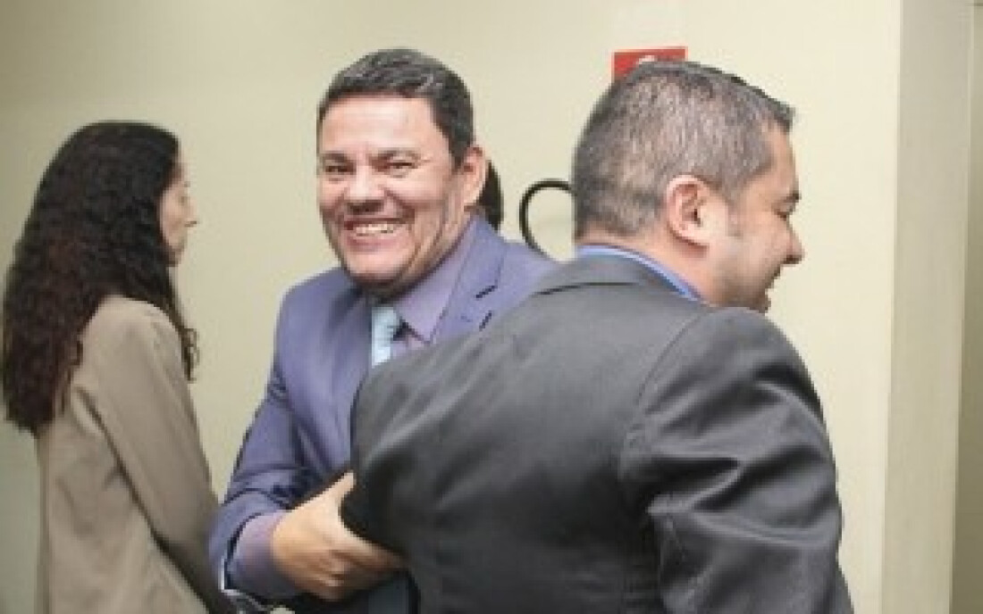 Debate sobre moradia gera bate-boca